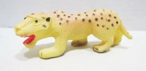 PIEZA DE REPUESTO ORIGINAL GUEPARDO para JUEGO DE MESA HUBLEY JUNGLE HUNT TIGRE AÑOS 60 - Imagen 1 de 2
