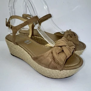 Women's Liz Claiborne Leather Knot Peep Toe Wedge Sandals Size 7.5M - Picture 1 of 23