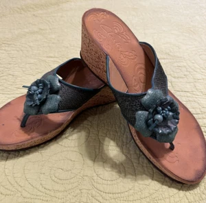 Clarks Wedge Cork Sandal Teal  Blue Size 10 Leather, Floral Embellishment, Comfy - Picture 1 of 8