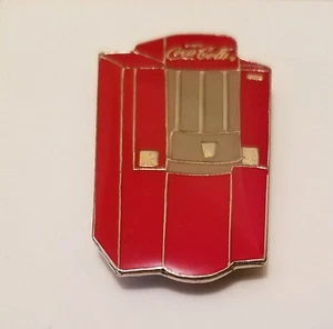 COCA-COLA VENDING MACHINE LAPEL PIN #2 - Picture 1 of 3