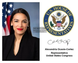 FOTO AUTOGRAFIADA ALEXANDRIA CORTEZ AOC CASA DE REPRESENTANTES DE EE. UU. - Imagen 1 de 4