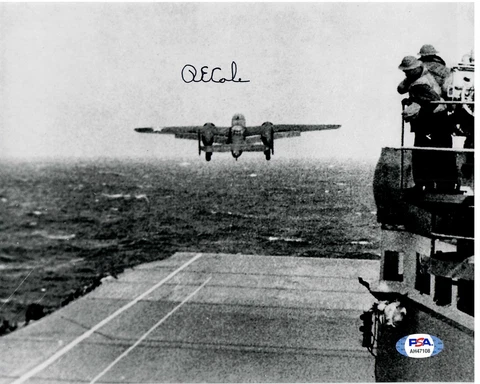 RICHARD E. COLE SIGNED 8X10 PSA DNA AH47108 (D) WWII DOOLITTLE RAID TAKE OFF Cover