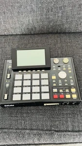 Akai MPC 1000 - Picture 1 of 11