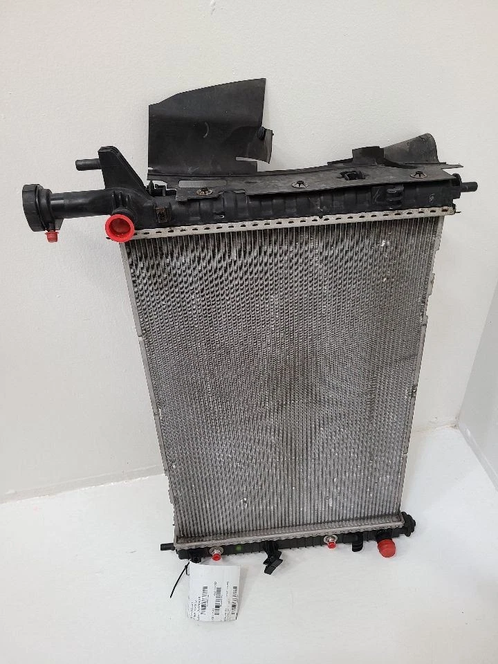 2007 - 2017 GMC ACADIA Radiator VIN J 11th Digit Limited  Foto 1 de 4