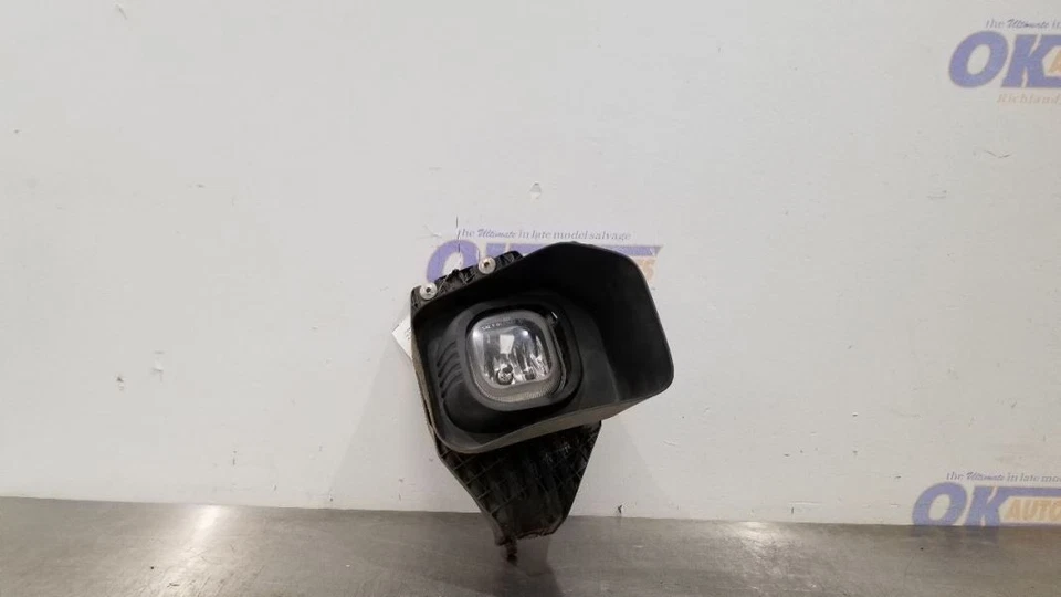 16 FORD F350 SUPER DUTY LUZ ANTINIEBLA LUZ DE CONDUCCIÓN PASAJERO DERECHO PARACHOQUES MONTADO Foto 1 de 4