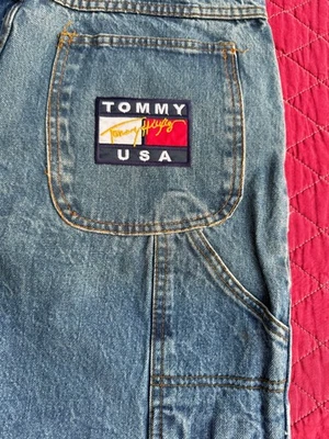复古 Tommy Hilfiger 金色签名短裤 16 码美国国旗布贴 Y2K 滑冰街 — 第 1/4 张图片