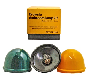 Kodak Brownie Dunkelkammer Lampe Bausatz Modell B mit 2 Tassen | CAT 152 1095 | Gelb & Gr - Bild 1 von 6