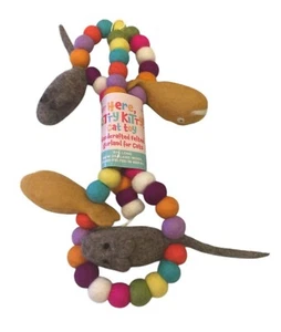 Trader Joe's HERE KITTY KITTY! Cat Toy Felted 3' Garland Mice Fish Balls - Picture 1 of 3