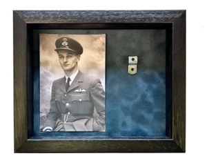 Estuche de exhibición mediano de medalla de la RAF con fotografía, para 1 medalla. Marco negro - Imagen 1 de 5