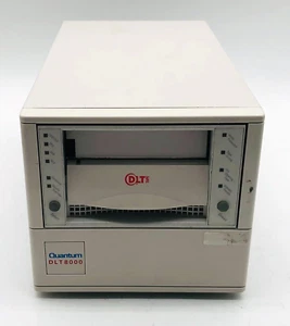 QUANTUM DLT 8000 TH8BG-YF EXTERNAL TAPE DRIVE *LIGHTS BLINK ORANGE* FOR PARTS - Picture 1 of 6