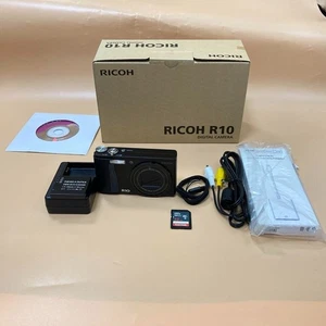 Fotocamera digitale RICOH R10 nera con scheda SD e accessori dal Giappone VHT... - Foto 1 di 17