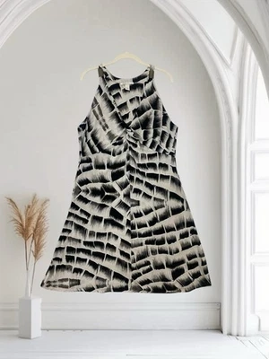 Kenneth Cole Dress Women’s Size XL Stretch V Neck Twist Front Printed - Image 1 of 4