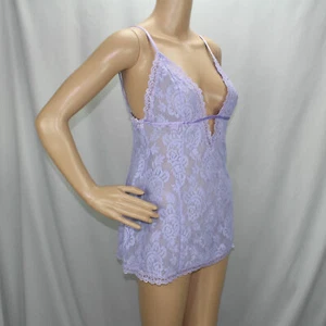 Camisa de lavanda mediana diseño floral de encaje de Victoria's Secret correas ajustables - Imagen 1 de 9