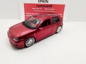 1:24 Volskwagen WG Golf R32 Custom - MAISTO - 3L 050 - Imagen 1 de 3