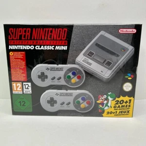 CONSOLE SUPER NINTENDO CLASSIC MINI SNES COMPLETO con SCATOLA come NUOVO - Foto 1 di 8