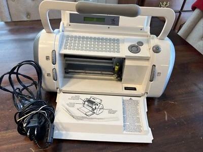 ¡Cortador electrónico personal Cricut CRV001 con cable de alimentación! Portátil Cricut en funcionamiento Foto 1 de 4
