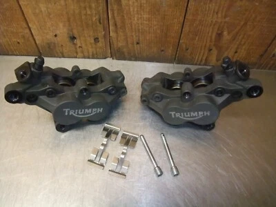 Pinzas de freno delanteras Triumph Tiger Explorer 1200 2014 en muy buena condición #267 Foto 1 de 4