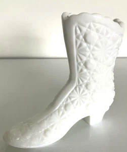 Fenton White Milk Glass Daisy & Button Boot Vase #1990 MI 1970s - Picture 1 of 8