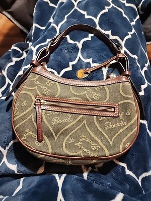 Bolso Cartera De Colección Dooney & Bourke Denim Hearts Cuero Verde Oliva y Marrón Ámbar Foto 1 de 4