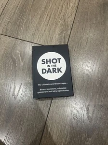 SHOT IN THE DARK - THE ULTIMATE UNORTHODOX QUIZ - GIOCO DI DOMANDE - Foto 1 di 3
