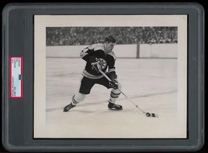 BOBBY ORR Boston Bruins 1960s Game Action With Puck 8x10 Photo PSA/DNA Type 1 - Picture 1 of 2