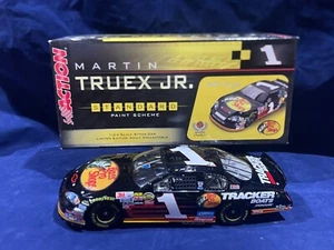 Bajo MT 2006 Action Racing 1/24 #1 Martin Truex Jr Pro Shops - Imagen 1 de 2