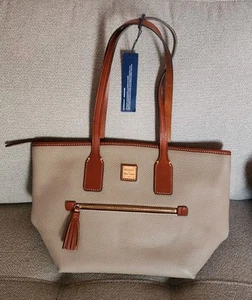 Bolso de Mano Pequeño Dooney & Bourke Grano Guijarro Nuevo con Etiquetas RP $268 Cuero Gris/Marrón - Imagen 1 de 5