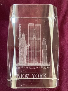 World Trade Center Statue Liberty Empire New York Etched Hologram Paperweight - Picture 1 of 12