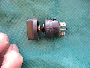 INTERRUPTEUR PHARE VOLVO 740 760 780 940 960 85-93 avec BOUTON D'ORIGINE # 1362698 - Photo 1/12