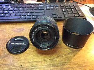 Olympus Zhukov Digital ED 40-150mm 1/4-5.6 Lens With Lens Hood LH-61C & Caps - Picture 1 of 7