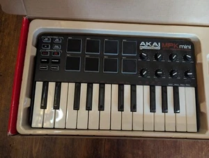 AKAI Professional MPK Mini 25 Key USB MIDI Keyboard Controller laptop production - Picture 1 of 3