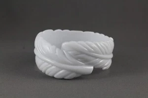 White leaf bangle bracelet plastic feather bangle 8.25" size circumference - Picture 1 of 9