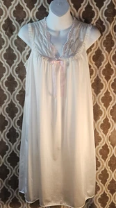 Vintage LORRAINE Nightgown and Robe Peignoir set size Small - Picture 1 of 11