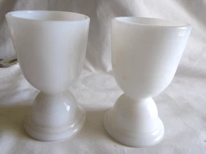 2 VINTAGE HAZEL ATLAS WHITE MILK GLASS EGG CUPS - Picture 1 of 7
