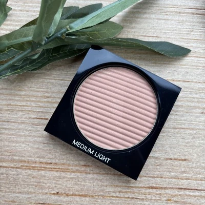 CHANEL LES BEIGES brilho saudável cor luminosa luz média RARO - Imagem 1 de 3