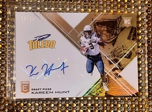 #d 08/10 Kareem Hunt GOLD AUTO 2017 Panini Elite Draft Picks #184 CHIEFS - Picture 1 of 8