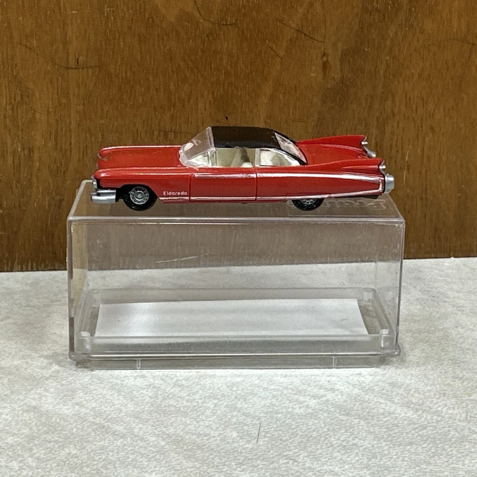 Revell Praline Miniature Model 5100 1:87 HO Cadillac '59 Eldorado Hardtop Luxury - Image 1 of 4
