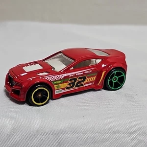 Hot Wheels 2013 Torque Twister Red #32 HW Racing Thrill Racers Series Malasia - Imagen 1 de 10