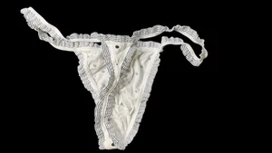 Victoria’s Secret V-String-Bikinihöschen Damen klein gepunktet Rüschenbesatz - Bild 1 von 2
