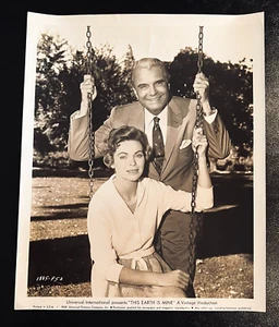 THIS EARTH IS MINE ORIGINALE 1959 FOTO STAMPA FILM 8X10 (P9) DOROTHY MCGUIRE - Foto 1 di 2