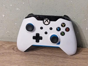 PDP Wired Video Game controller USB-C white/blue for Xbox X S One PC (no cable) - Picture 1 of 9