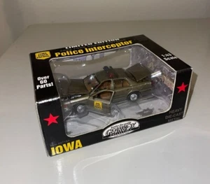1:43 Scale 2002 Ford Crown Victoria Police Interceptor Iowa State Patrol  - Picture 1 of 5