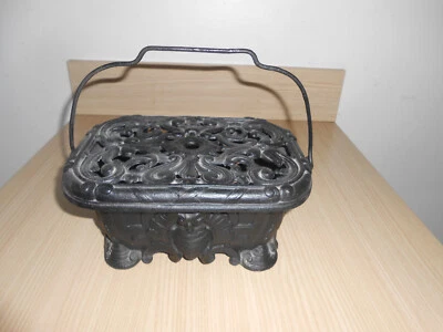 Chaufferette à braise ancienne en fonte - Photo 1/4