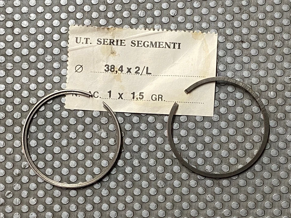 SERIE SEGMENTI FASCE ELASTICHE   1 - 38,4 X 2/L  -  1 - 1,5  CICLOMOTORI - Immagine 1 di 1