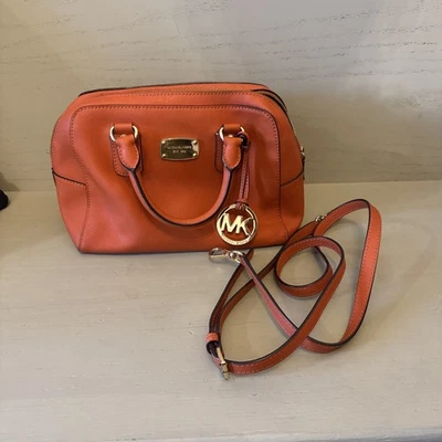 Bolso Bandolera Michael Kors Mercer Hobo Mediano de Lona Naranja Mandarín Foto 1 de 4