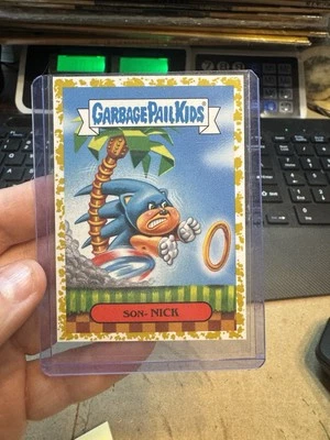 Garbage Pail Kids 2019 Topps We Hate The ‘90s Games Son-Nick 2a Sonic GOLD 18/50 - Image 1 of 4