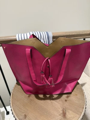 Bolso de Mano Neiman Marcus Fucsia Doble Borla Grande Nuevo sin Etiquetas Foto 1 de 4