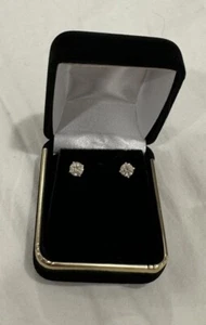 Pendientes de diamantes naturales de 1 quilate de oro blanco de oro blanco con tornillos naturales de 14K - Imagen 1 de 3