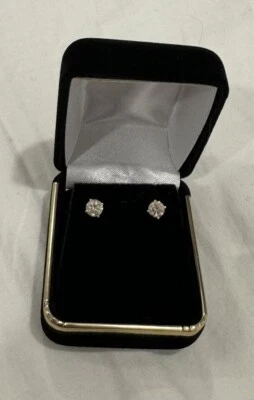 14K Natural 1 Carat Total Weight Diamond Earrings White Gold Screw Back Natural - Image 1 of 3