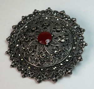 Vintage 925 Sterling Silver Marcasite & Carnelian  Brooch - Picture 1 of 6